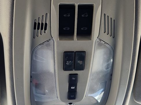 Used 2011 GMC Terrain SLT image 9