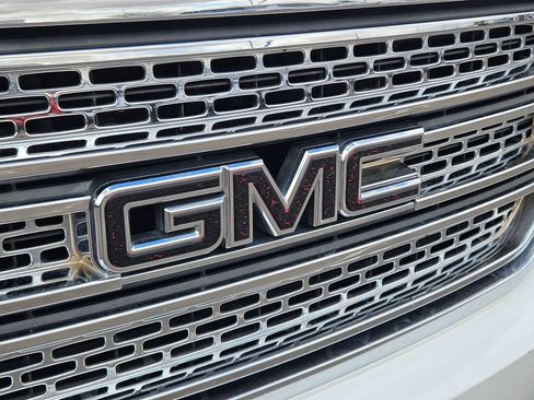 Certified 2015 GMC Yukon SLE w/ Convenience Package RWD image 10