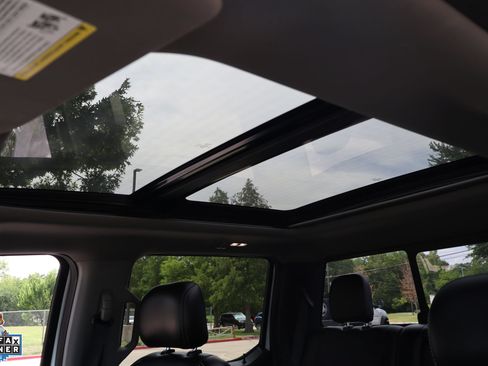 Certified 2019 Ford F150 Lariat w/ Equipment Group 502A Luxury AWD/4WD image 23