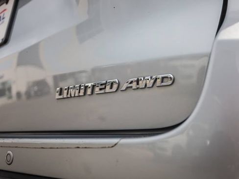 Used 2015 Toyota Highlander Limited Platinum AWD/4WD image 16