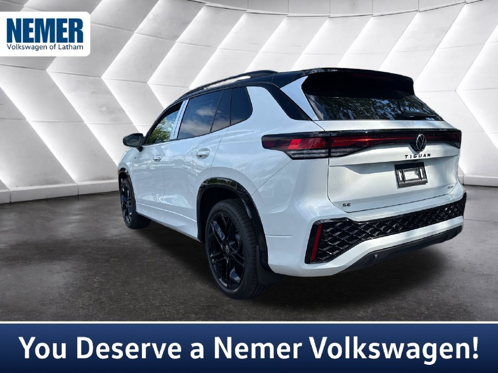 New 2026 Volkswagen Tiguan SE R-Line AWD/4WD image 2