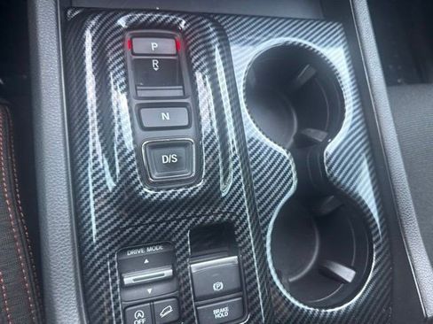 Used 2025 Honda Pilot Sport image 17
