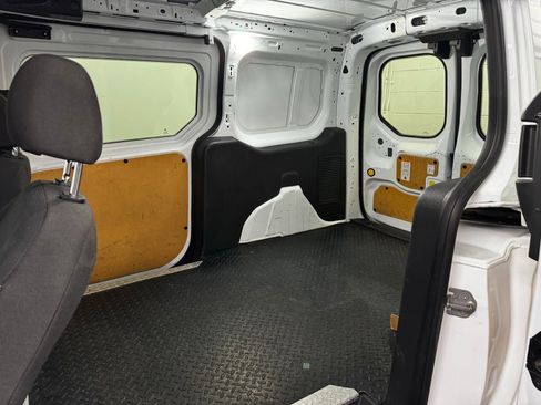 Used 2018 Ford Transit Connect XL FWD image 28