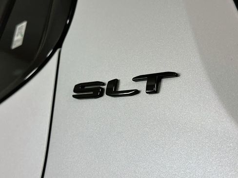 Used 2023 GMC Acadia SLT w/ Elevation Edition AWD/4WD image 7