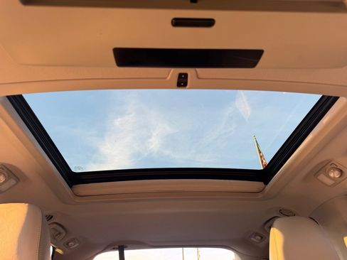 Used 2013 Toyota Sienna AWD image 12