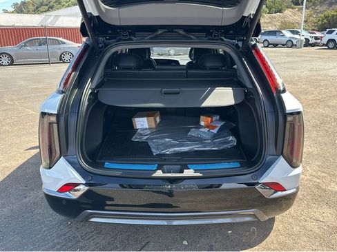 New 2026 Cadillac Optiq Sport 2 image 31