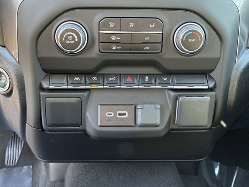 Used 2025 Chevrolet Silverado 1500 Custom image 26