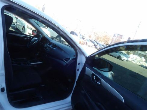 Used 2017 Nissan Sentra S image 12