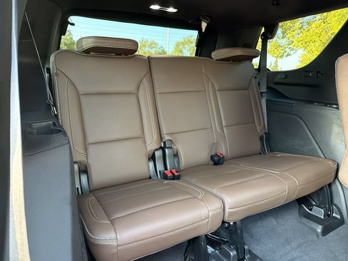 Used 2021 Chevrolet Tahoe High Country w/ Premium Package AWD/4WD image 17