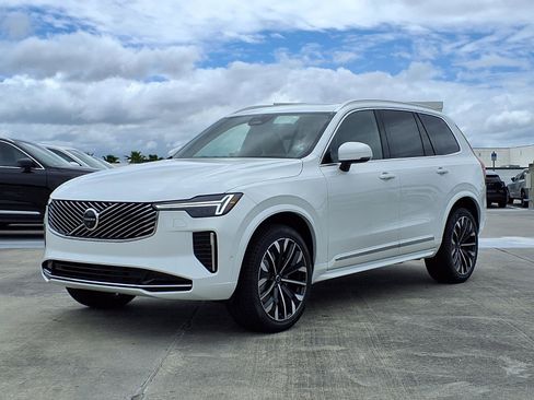 New 2026 Volvo XC90 B5 Ultra w/ Protection Package Premier image 3