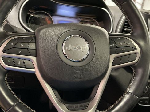 Used 2021 Jeep Cherokee Latitude Lux 80th Anniv w/ Quick Order Package 2YU 80th FWD image 16