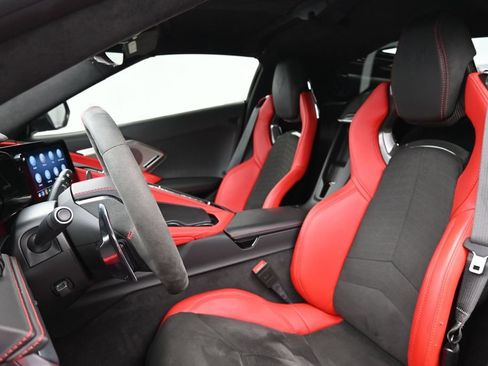 Used 2023 Chevrolet Corvette Stingray Premium Cpe w/ Z51 Performance Package RWD image 5