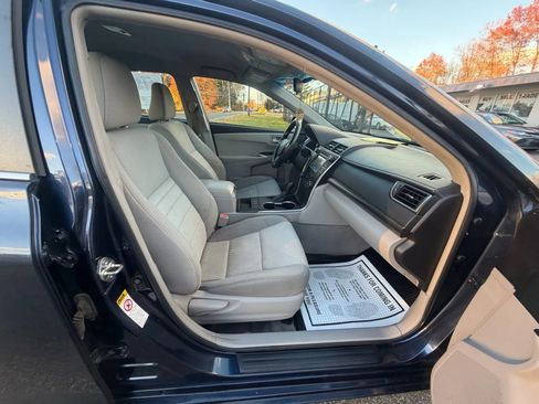 Used 2015 Toyota Camry LE image 12