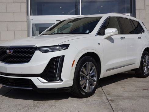 Used 2024 Cadillac XT6 Premium Luxury w/ Technology Package image 12