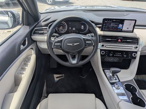 Used 2025 Genesis G70 2.5T image 15