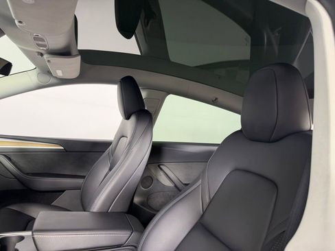 Used 2025 Tesla Model Y Long Range image 21