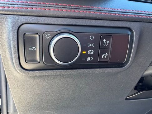 Used 2025 Ford Mustang Premium image 13