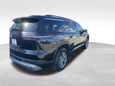 Used 2025 Chevrolet Traverse LT AWD/4WD image 7