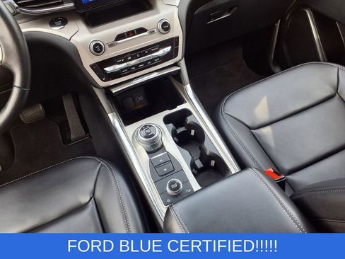 Used 2023 Ford Explorer XLT w/ Equipment Group 202A AWD/4WD image 11