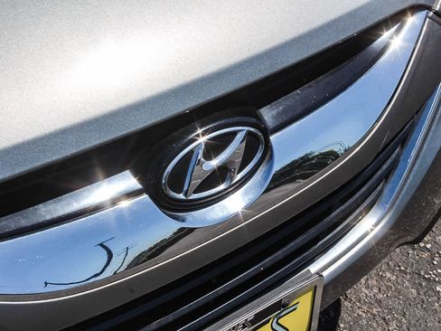 Used 2015 Hyundai Tucson Limited w/ Option Group 03 FWD image 17