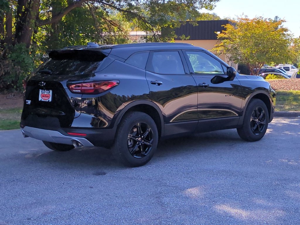 New 2026 Chevrolet Blazer LT w/ Midnight/Sport Edition FWD image 4