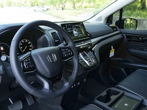 Used 2026 Honda Odyssey Elite image 16