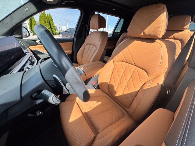 Certified 2025 BMW X7 xDrive40i w/ M Sport Package AWD/4WD image 17