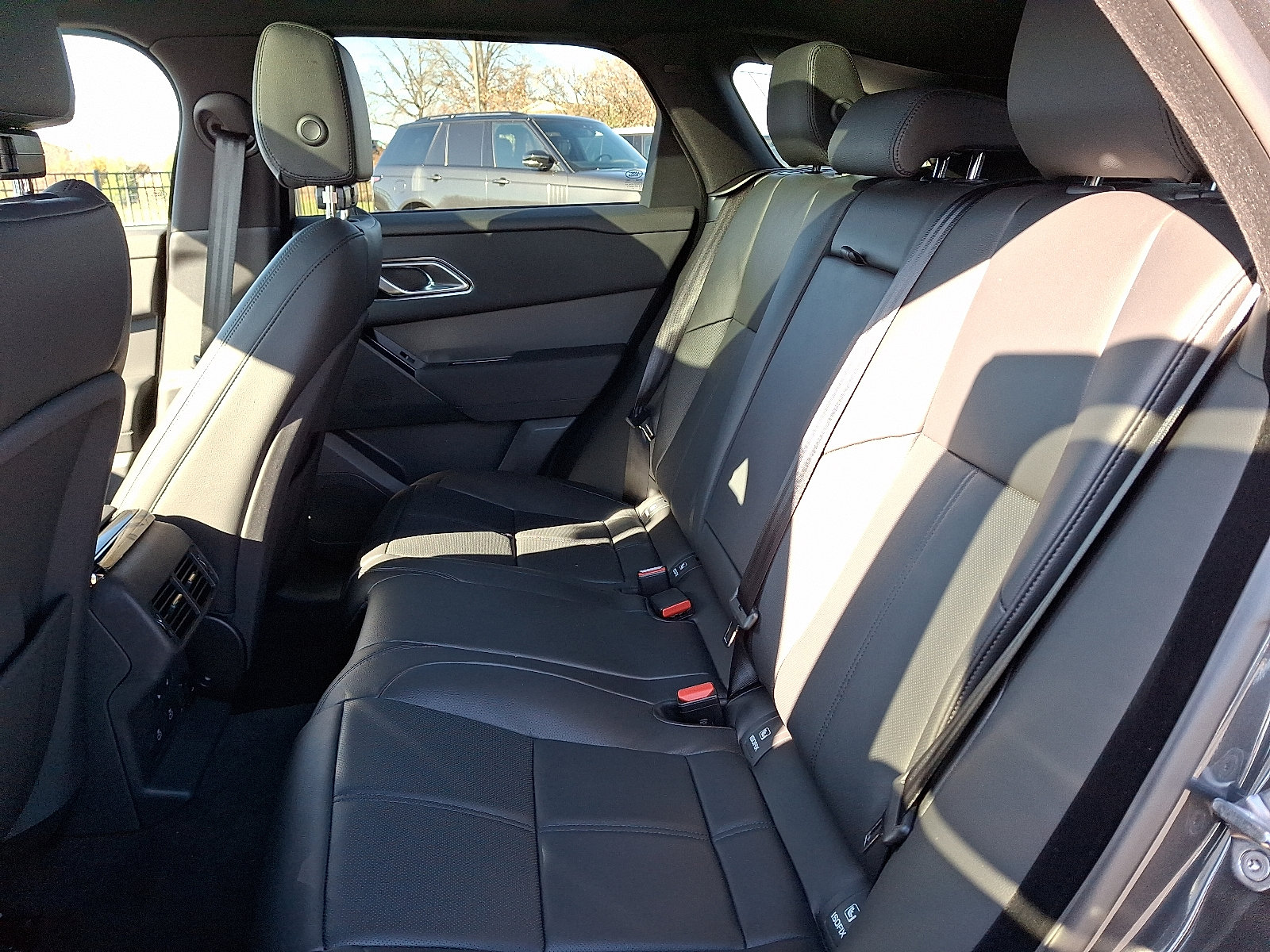 New 2025 Land Rover Range Rover Velar Dynamic SE AWD/4WD image 7