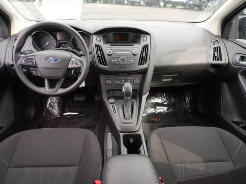 Used 2017 Ford Focus SE FWD image 21