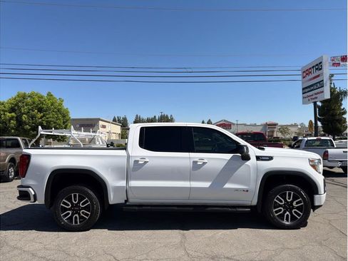 Used 2020 GMC Sierra 1500 AT4 w/ AT4 Premium Package AWD/4WD image 4