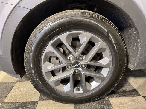 Used 2023 Kia Telluride LX AWD/4WD image 25