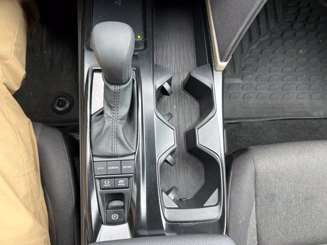 Used 2026 Toyota Camry LE FWD image 18