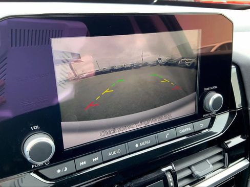 Used 2025 Nissan Pathfinder SV image 26