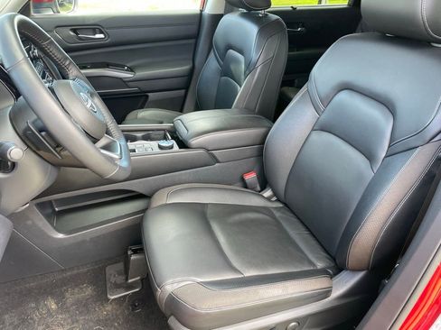 Certified 2022 Nissan Pathfinder SL w/ SL Premium Package image 6