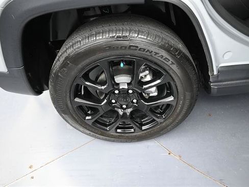 Used 2024 Jeep Compass Latitude w/ Altitude Special Edition AWD/4WD image 23