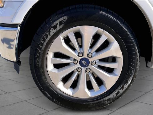 Used 2015 Ford F150 Lariat w/ Equipment Group 501A Mid image 10