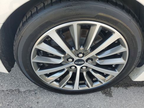 Used 2020 Lincoln MKZ image 28