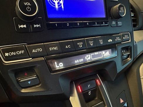 Used 2019 Honda Odyssey LX image 15