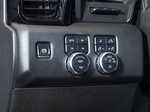 Used 2025 GMC Sierra 3500 AT4 w/ AT4 Premium Plus Package image 17