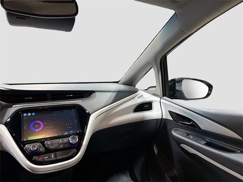 Used 2020 Chevrolet Bolt LT image 24