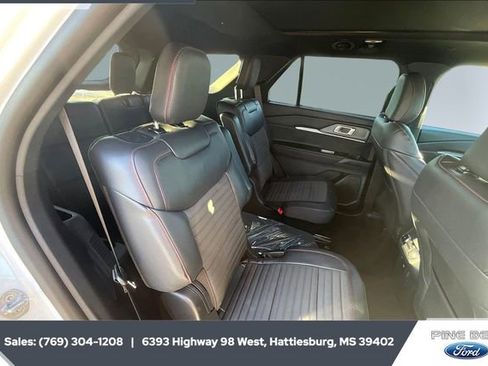 New 2026 Ford Explorer ST-Line w/ ST-Line Street Pack image 10