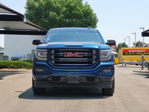 Used 2018 GMC Sierra 1500 SLT w/ All Terrain Package AWD/4WD image 3