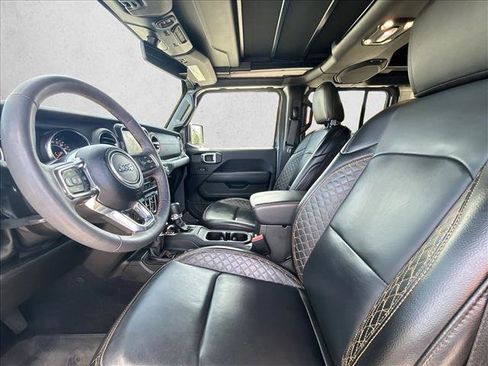 Used 2023 Jeep Wrangler Unlimited Sahara AWD/4WD image 17