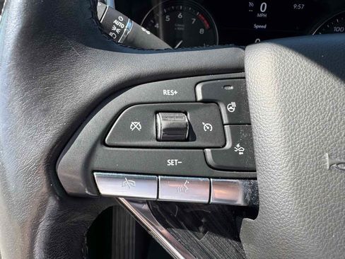 Used 2020 Cadillac XT6 Premium Luxury FWD image 20