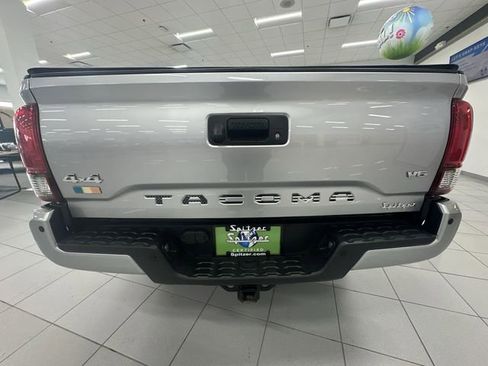 Used 2023 Toyota Tacoma SR5 AWD/4WD image 35