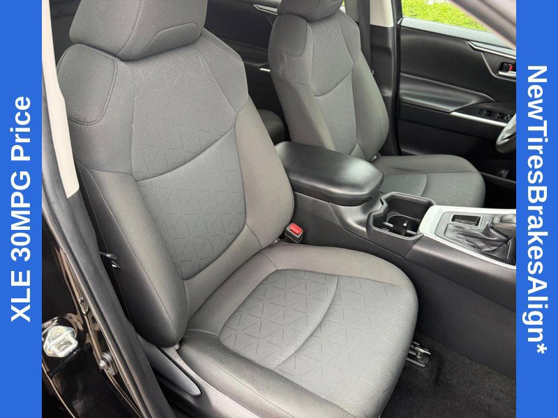 Used 2024 Toyota RAV4 XLE FWD image 11