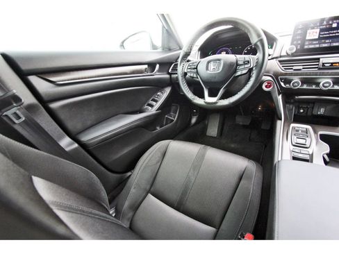 Used 2019 Honda Accord EX image 11