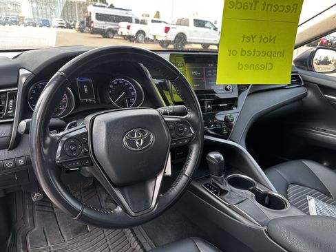 Used 2021 Toyota Camry SE FWD image 6