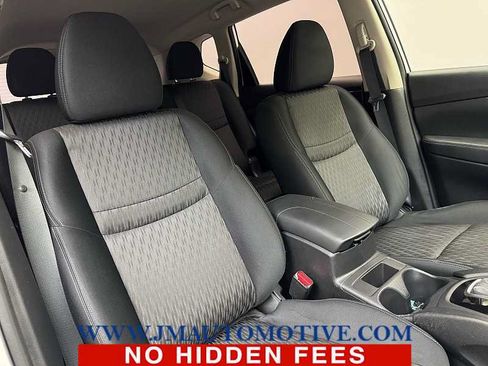 Used 2017 Nissan Rogue S AWD/4WD image 20