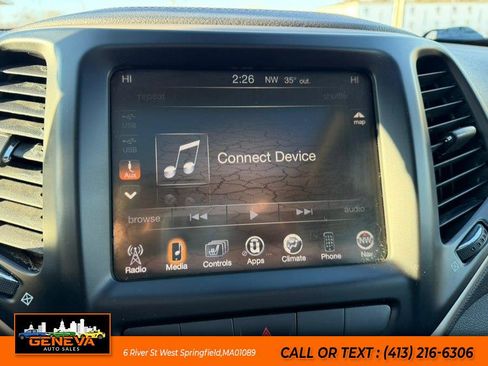 Used 2015 Jeep Cherokee Limited image 18